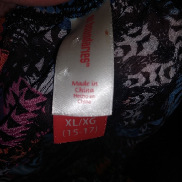 🛍️Multi Print halter shirt - Picture 2 of 4